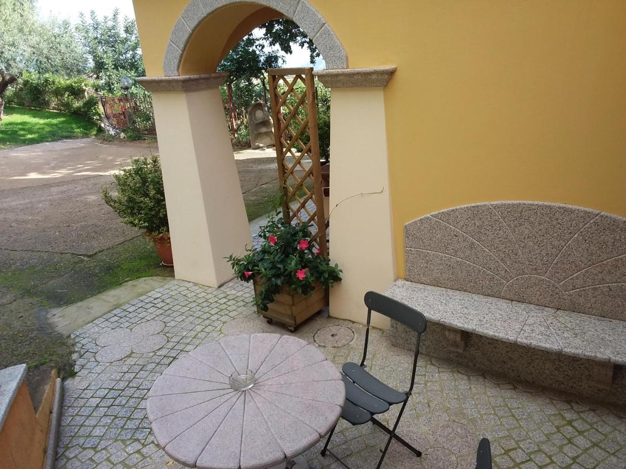 Le Roverelle Ilbono 外观 照片